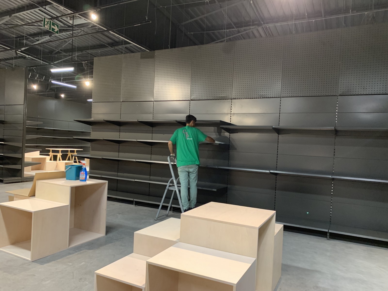 Service professionnel de nettoyage de 2800 m² de sols après travaux à Bègles