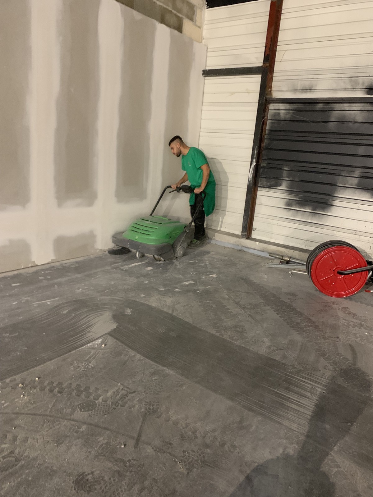 Nettoyage haute pression des bardages et structures métalliques à Blanquefort