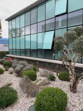 Lavage sans trace des portes et fenêtres vitrées sur deux étages à Bruges